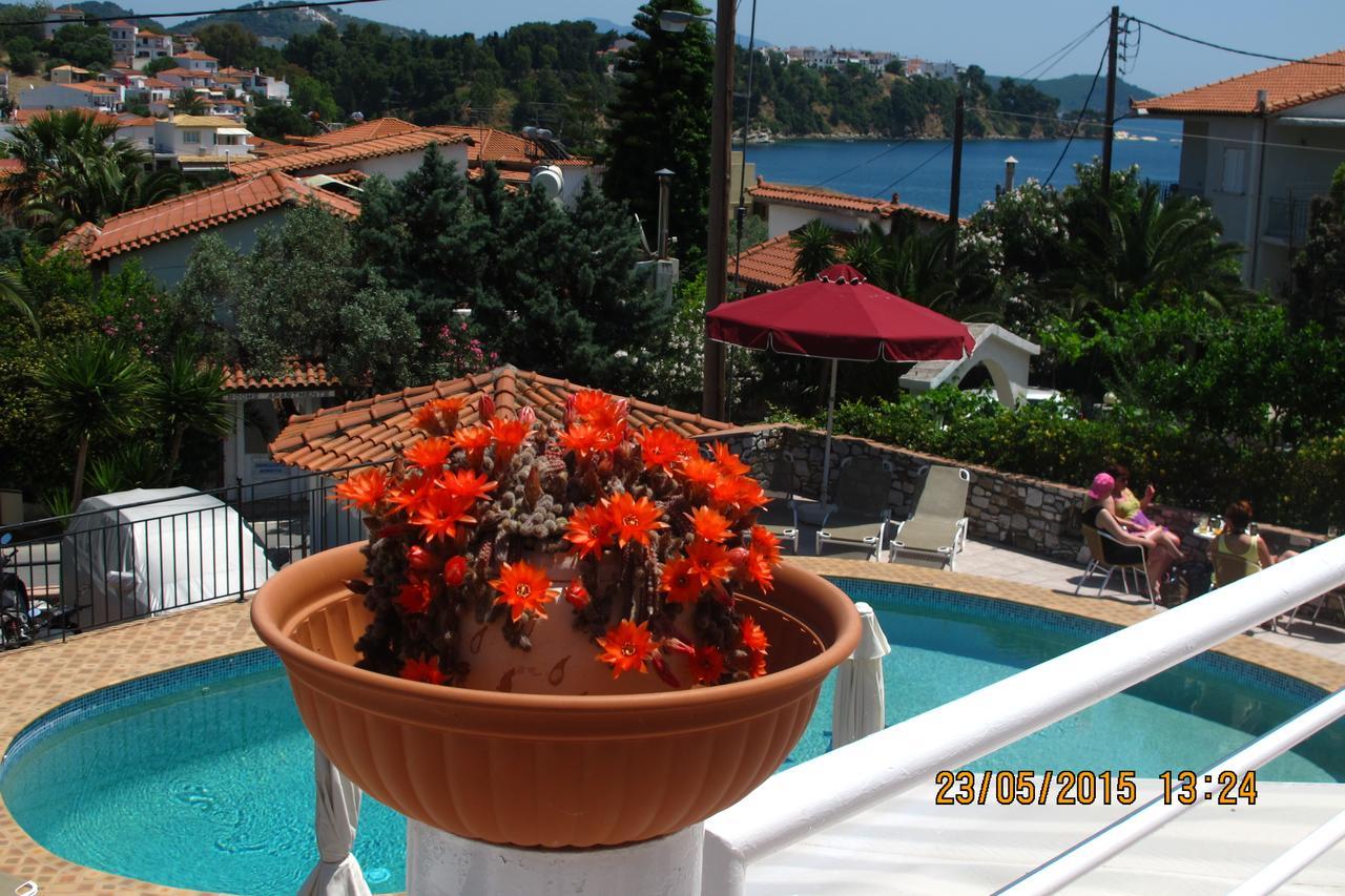 Hotel Rea Megali Ammos  Buitenkant foto