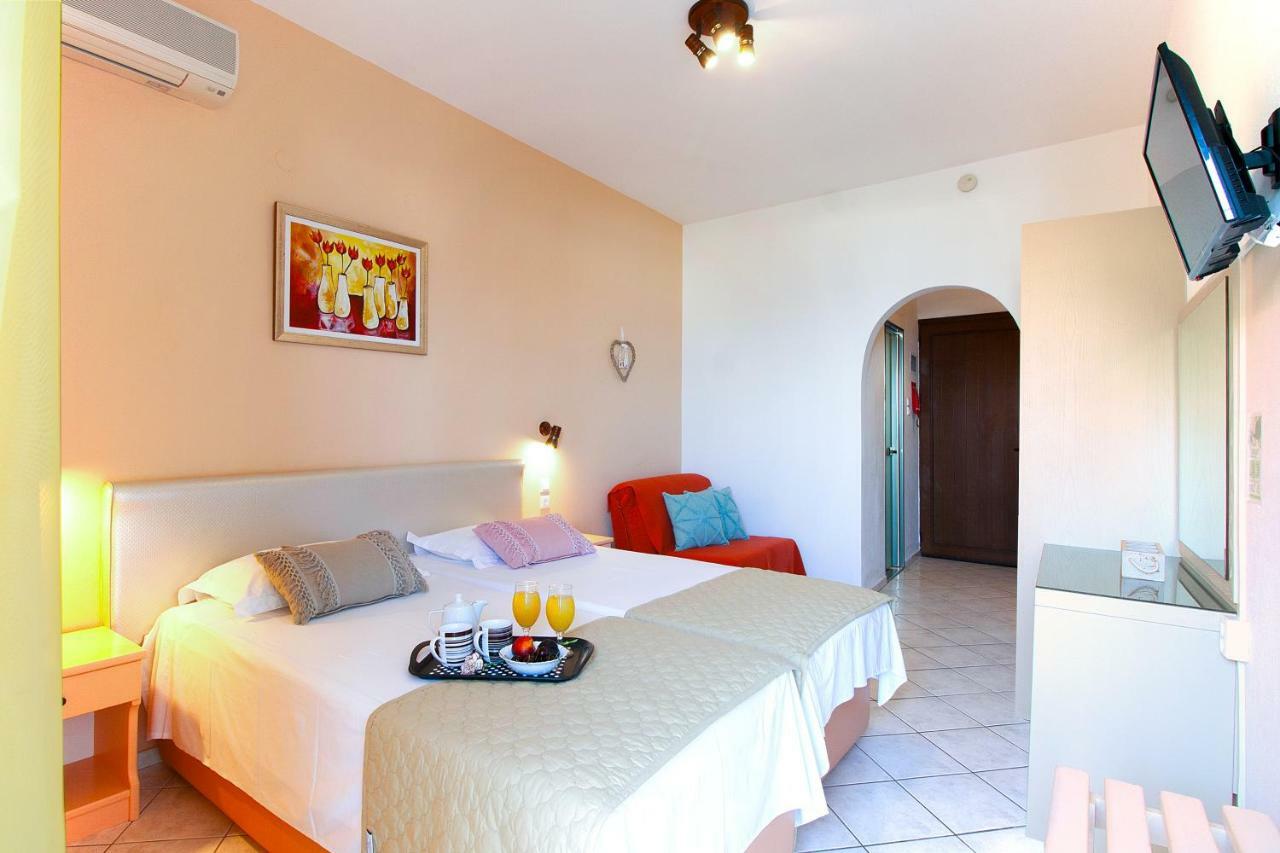 Hotel Rea Megali Ammos  Buitenkant foto