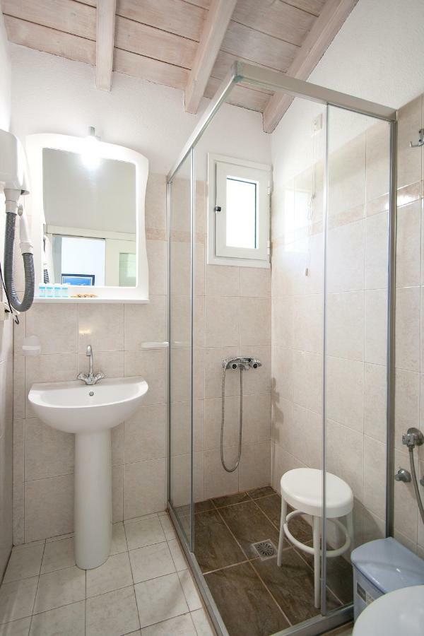 Hotel Rea Megali Ammos  Buitenkant foto